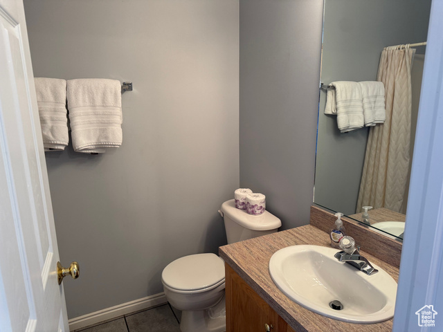 Photo 14 for MLS #2054488 at 890 N Newberg Pl #3