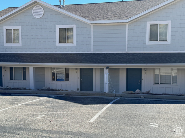 Photo 30 for MLS #2054488 at 890 N Newberg Pl #3