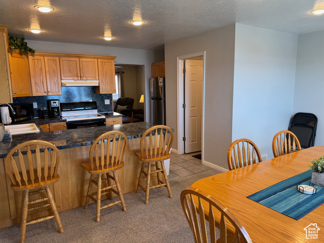 Photo 13 for MLS #2054488 at 890 N Newberg Pl #3