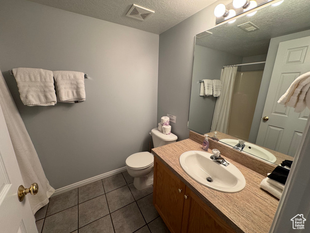 Photo 17 for MLS #2054488 at 890 N Newberg Pl #3