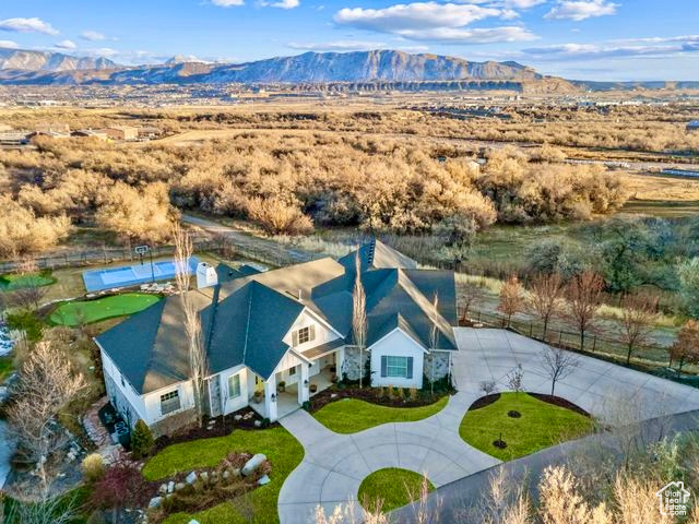 Bird's eye view featuring a mountain view