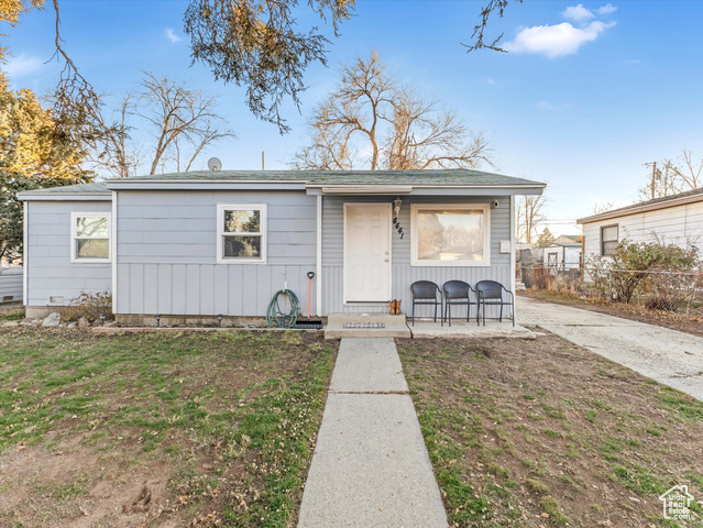 Welcome to your new home in Salt Lake City! This adorable 3-bedroom, 1-bathroom single family home  is an incredible starter home, priced under $400K!  The .15-acre lot provides a blank canvas for gardening enthusiasts to create your dream outdoor space. Don't let this gem slip away-schedule your showing today! All information is deemed reliable, but buyers should verify independently.