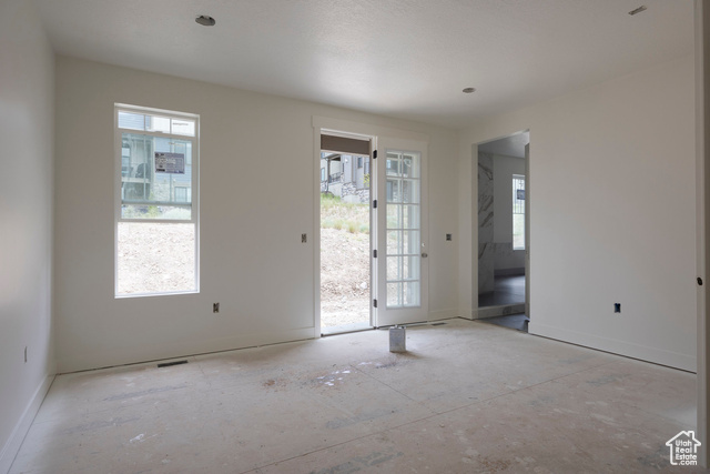 Photo 13 for MLS #2055719 at 6048 N Fairview Rd #220
