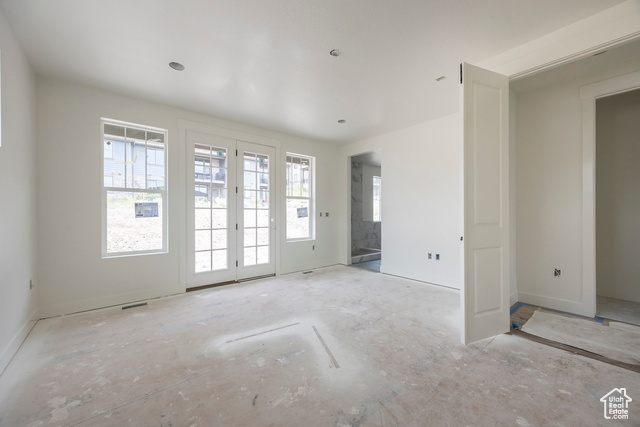 Photo 12 for MLS #2055719 at 6048 N Fairview Rd #220
