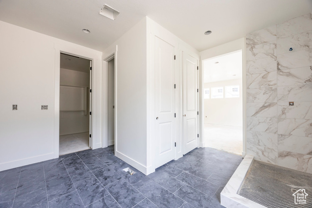 Photo 11 for MLS #2055719 at 6048 N Fairview Rd #220