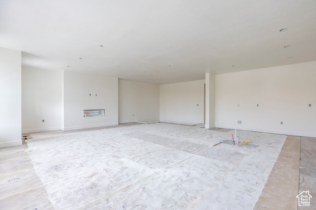 Photo 6 for MLS #2055719 at 6048 N Fairview Rd #220