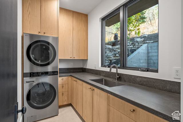 Photo 14 for MLS #2055752 at 455 Woodside Ave