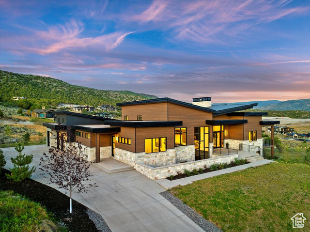 1316 N Gold Mountain Cir