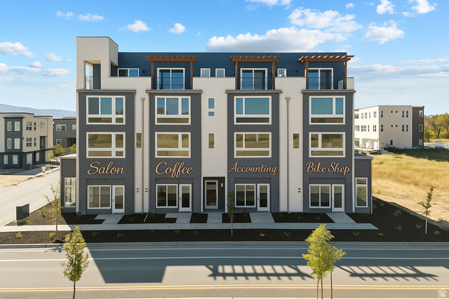 1493 W Burke Ln #101
                     MLS #2056481