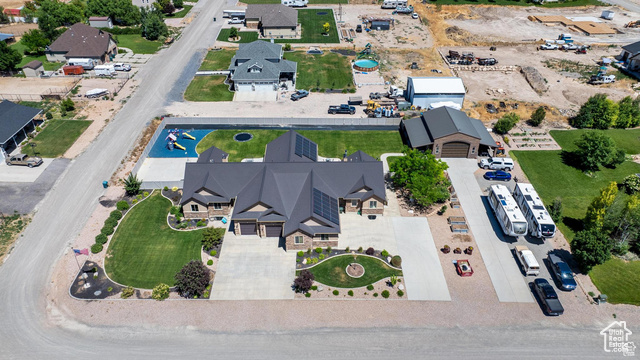 Birds eye view of property