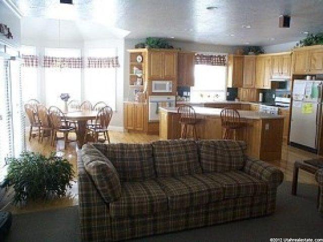1464 Skyline Dr, Bountiful, UT 84010 — photo 3
