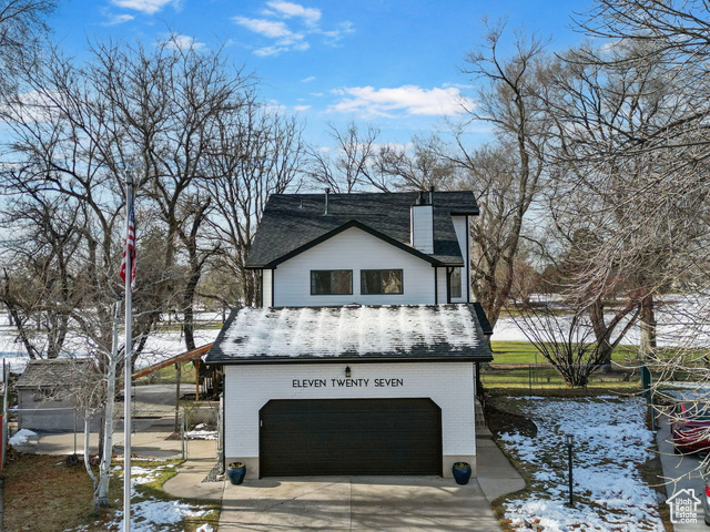 View of front facade with a garage