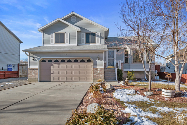 View of front of house featuring a garage