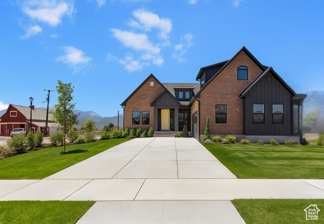 1192 LAUREN LN #7