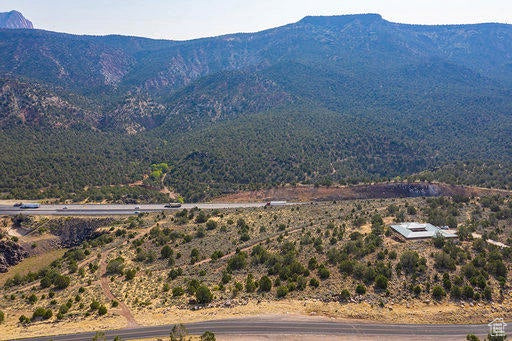 View of mountain feature