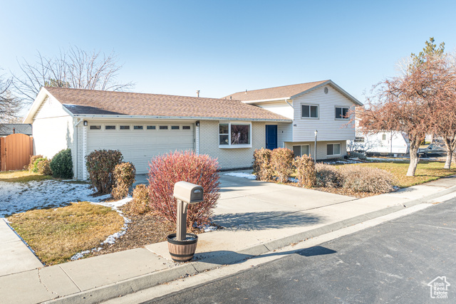 Tri-level home with a garage