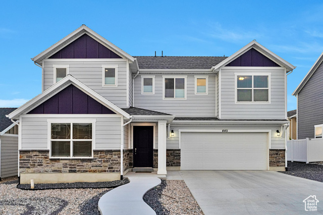 Craftsman house with a garage