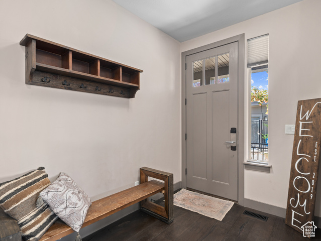 Photo 7 for MLS #2059435 at 819 S Edgewater Ct #9