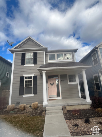 Beautiful Daybreak home with it's own private, fenced yard.  Stainless steel appliances, quartz countertops.  Loft upstairs perfect for an office.  Master Suite with walk in closet.  If you know Daybreak, this is a rare find.