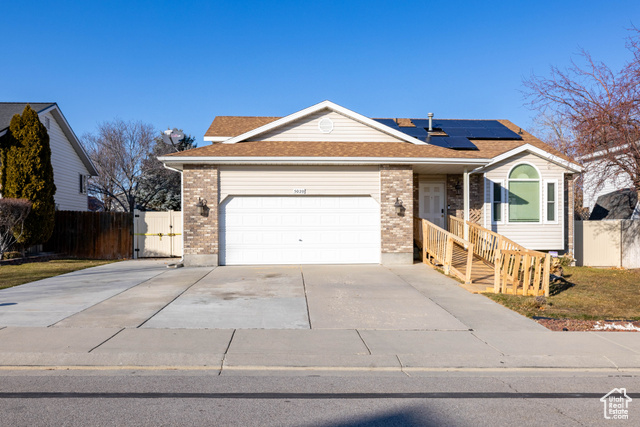 Come see this lovely home with lots of upgrades.  Large master bedroom with walk in closet and full ensuite bathroom.  Kitchen updated with granite counter tops, new cabinets, and stainless appliances in 2014.  3.99 KW Solar system installed 2013. Furnace 2017. Halo H5-100 whole home water filter 2017. Double pane windows 2013. Wide plank red oak floors. Above ground pool with solar heater. Large shed in yard.