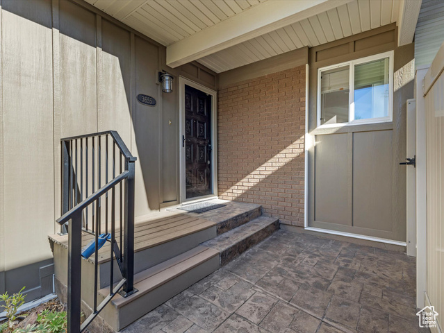 Photo 3 for MLS #2060635 at 3655 E Oak Rim Way