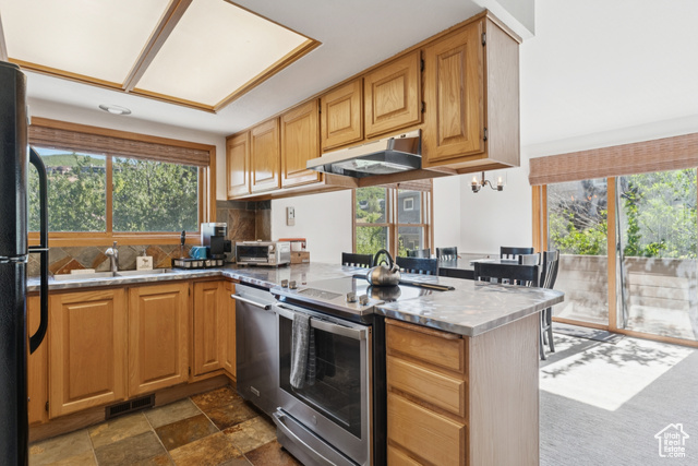 Photo 11 for MLS #2060736 at 658 Rossie Dr #3