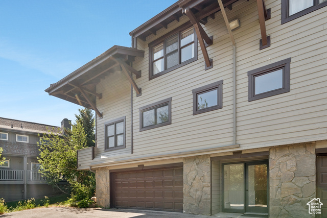 Photo 2 for MLS #2060736 at 658 Rossie Dr #3