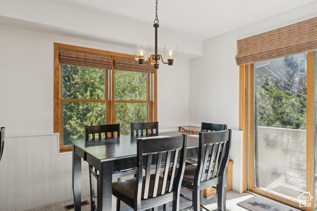 Photo 5 for MLS #2060736 at 658 Rossie Dr #3
