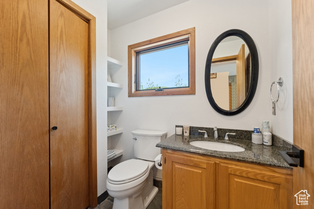 Photo 15 for MLS #2060736 at 658 Rossie Dr #3