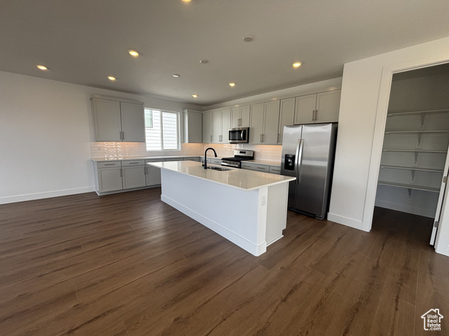 Photo 4 for MLS #2060883 at 421 E Rimrock Ln #21