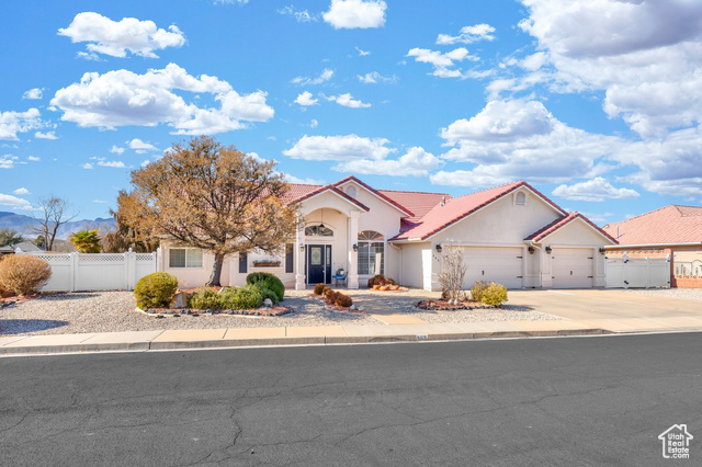 Photo 2 for MLS #2060925 at 565 N Moonglow Pl