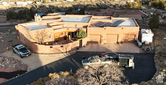 Birds eye view of property