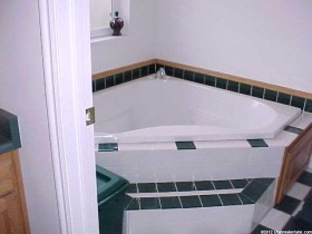 729 E 350 S, River Heights, UT 84321 — photo 3