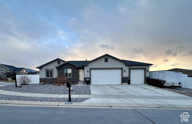 2692 E CLARKSTONE DR, Eagle Mountain UT 84005