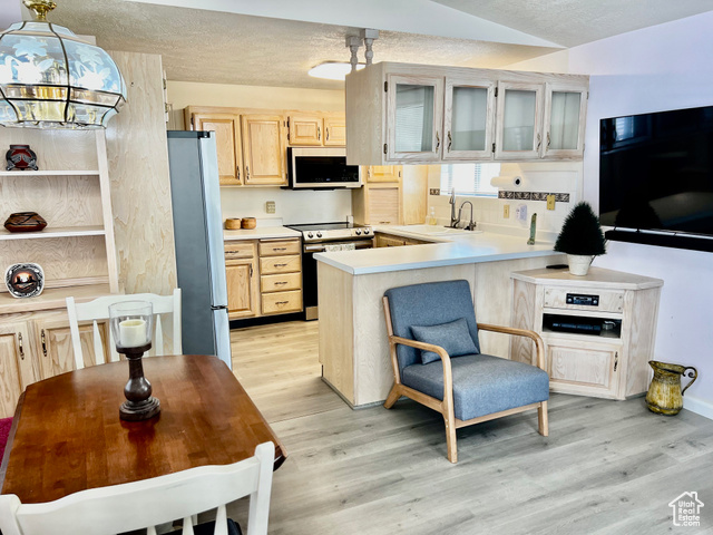 Photo 8 for MLS #2063574 at 1150 W Red Hills Pkwy #72