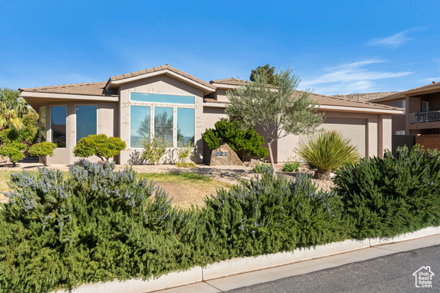 Photo 2 for MLS #2064657 at 3523 S Desert Hills Dr