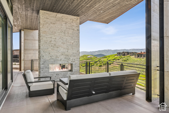 Photo 15 for MLS #2065197 at 3320 E Wapiti Canyon Rd