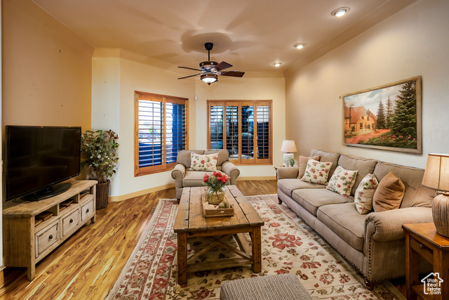 Photo 7 for MLS #2065399 at 865 S Seminole Way