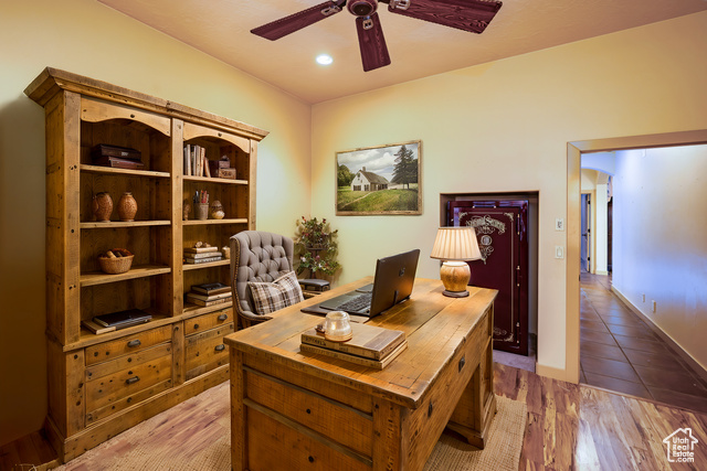 Photo 30 for MLS #2065399 at 865 S Seminole Way