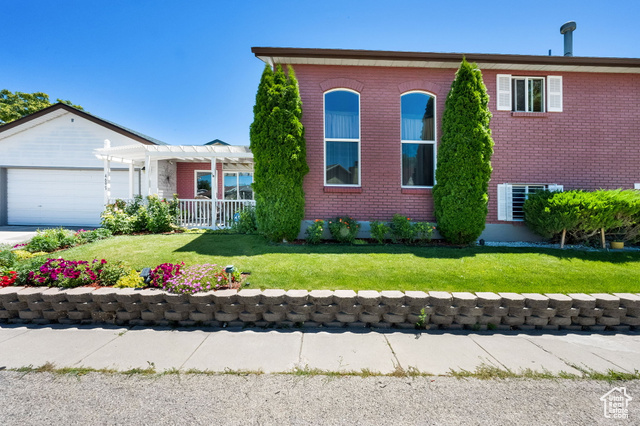 4697 W WOODCUTTER LN, West Valley City UT 84120
