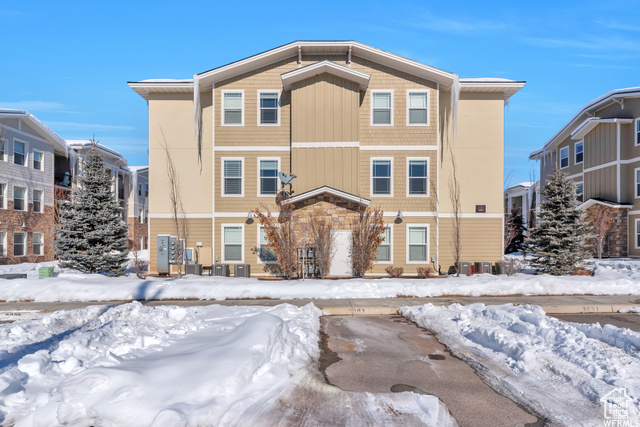 This is a nicely updated and well maintained 3 bed 2 bath condo centrally located in Heber City. It is just off of Main Street and nearby anything you would need. This second floor unit features a balcony, a recently updated fireplace and newer lights throughout the whole unit. Please note that square footage figures were taken from previous MLS and buyers are advised to obtain an independent measurement.