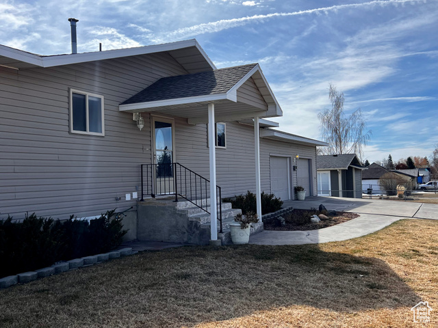 Photo 4 for MLS #2066348 at 404 N 1st