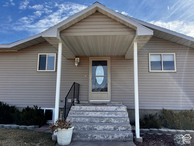 Photo 5 for MLS #2066348 at 404 N 1st