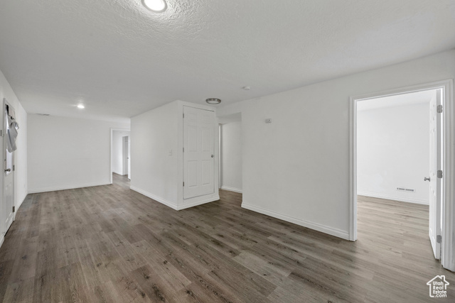 Photo 22 for MLS #2066380 at 137 E Wentworth Ave