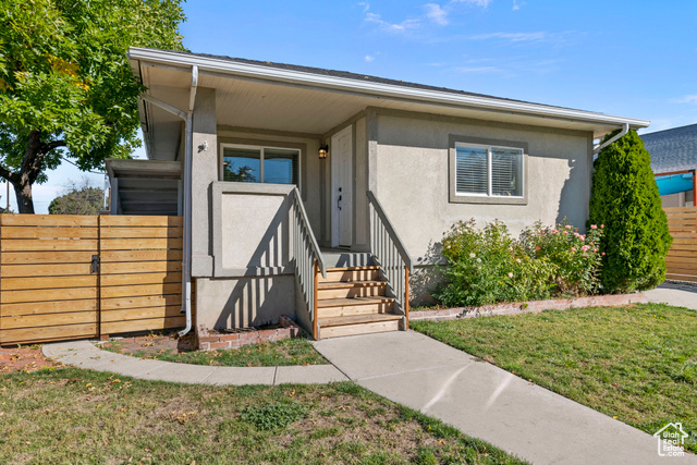 Photo 35 for MLS #2066380 at 137 E Wentworth Ave