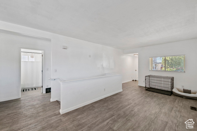 Photo 11 for MLS #2066380 at 137 E Wentworth Ave