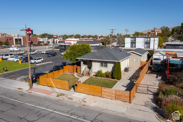 Photo 5 for MLS #2066380 at 137 E Wentworth Ave
