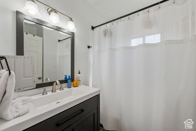 Photo 15 for MLS #2066380 at 137 E Wentworth Ave