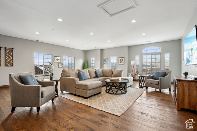 Photo 10 for MLS #2067035 at 1908 N Callaway Dr