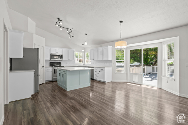 Photo 7 for MLS #2067095 at 75 Voyager Cir